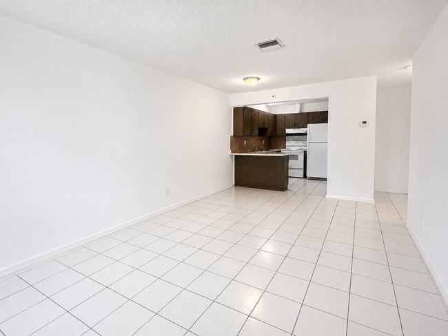 Photo - 500 NW 35 St Apartment