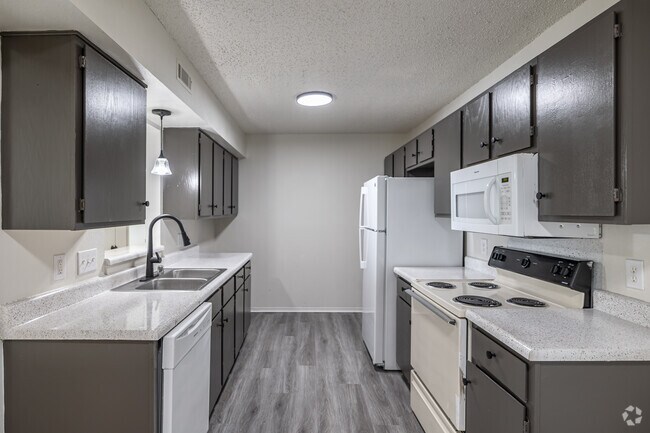 2 habitaciones, 2 baños, 924 pies cuadrados, cocina - Crown Ridge