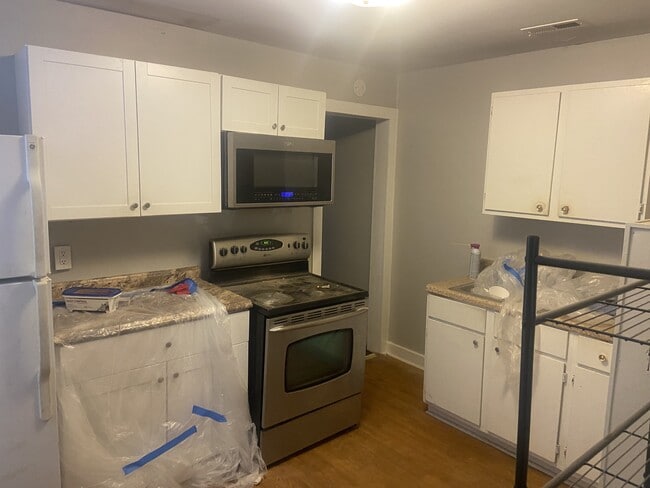 Building Photo - 430 Skyland Ave