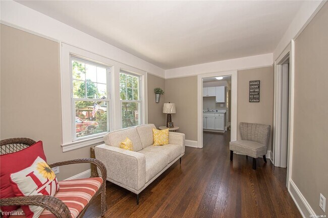 Building Photo - 2 br, 1 bath House - 36 4th Ave
