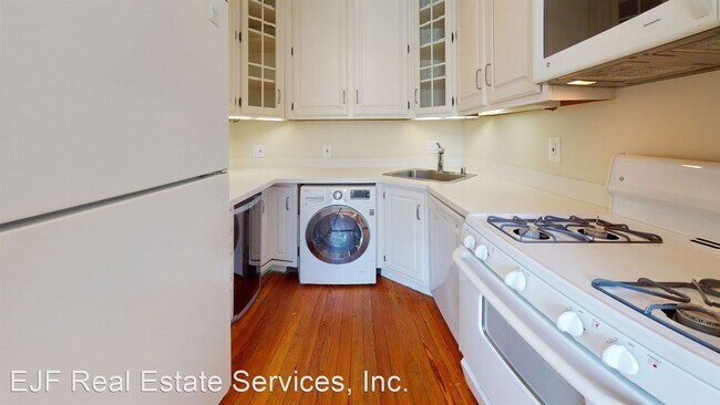 Building Photo - 2 br, 2 bath House - 3267 N Street NW Unit 4