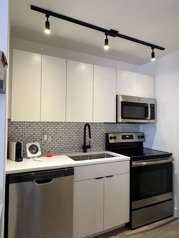 Photo - 833 N Dearborn St