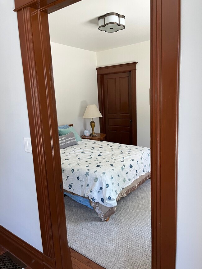 First floor bedroom - 636 Erie St