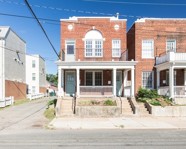 Building Photo - 12 S Meadow St