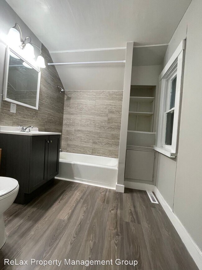 Foto del edificio - 5 br, 1 bath House - 1002 8th St S
