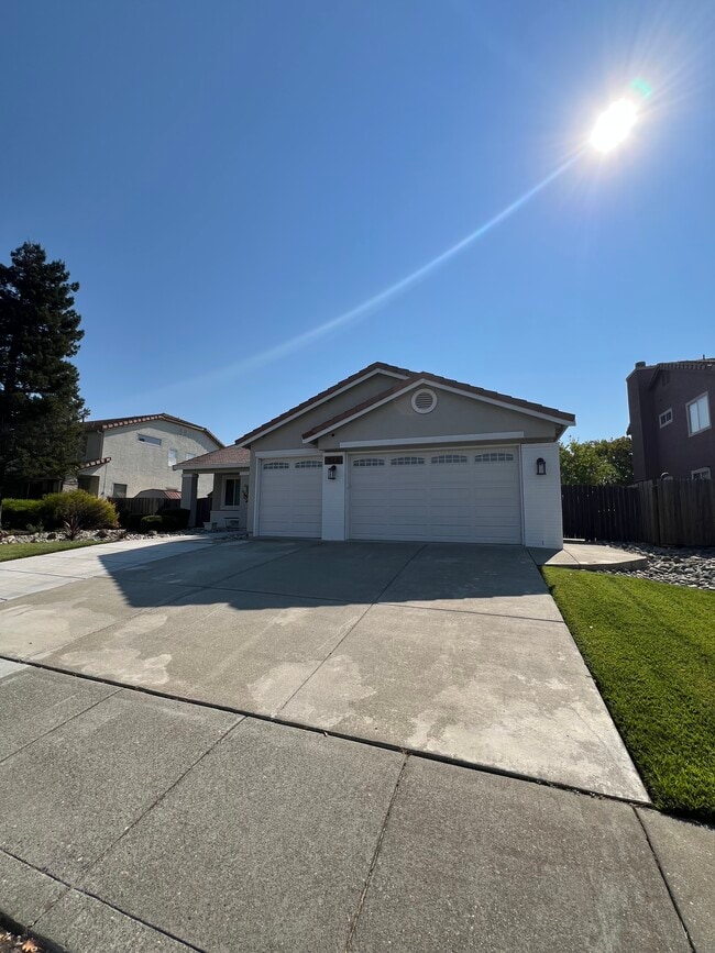 Building Photo - 919 Mimosa Dr