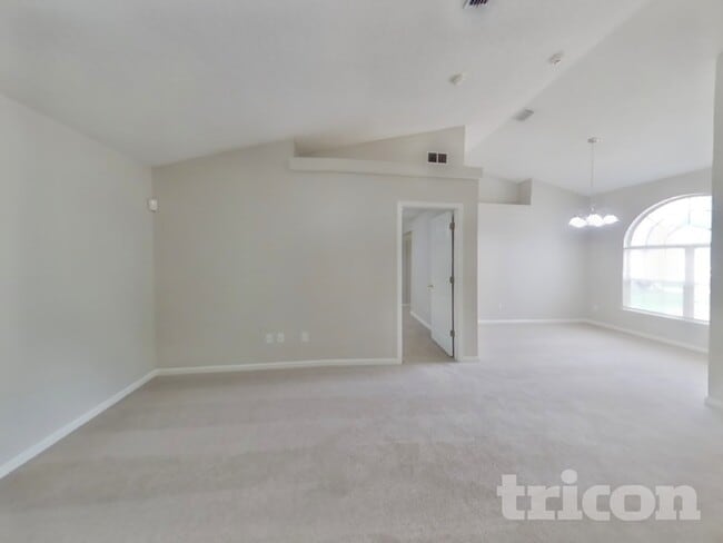 Building Photo - 2750 Archer St