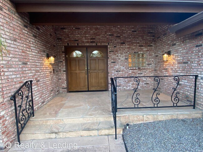 Building Photo - 4 br, 3.5 bath House - 1421 Fuerte Heights Ln
