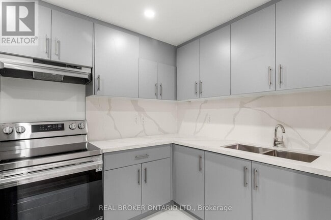 Photo du bâtiment - 392 Clarkson Gate