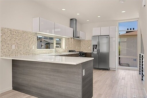 Foto del edificio - Modern and Stylish Home in Alki Beach Neig...