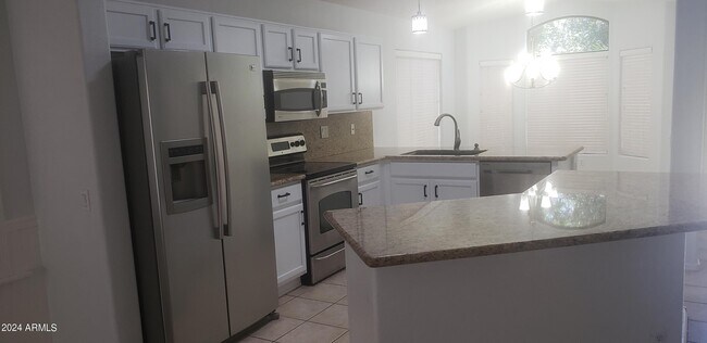 Building Photo - 1881 W Havasu Way