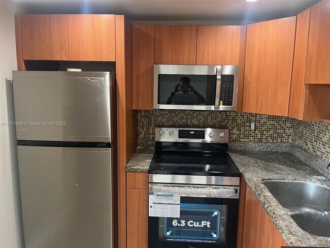 Foto del edificio - 498 NW 165th St