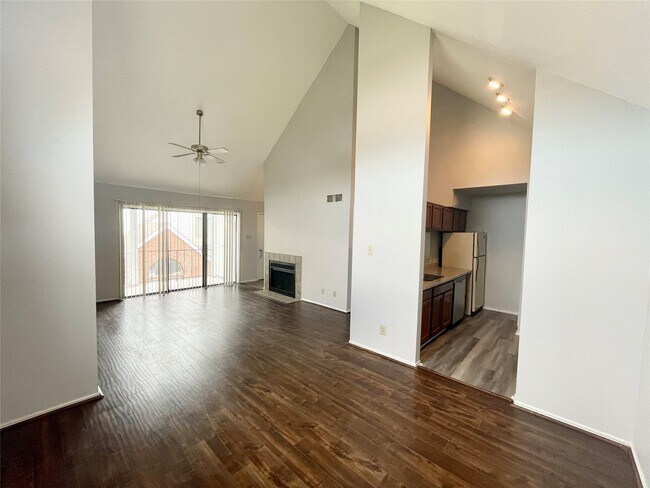 Building Photo - 14550 Fonmeadow Dr