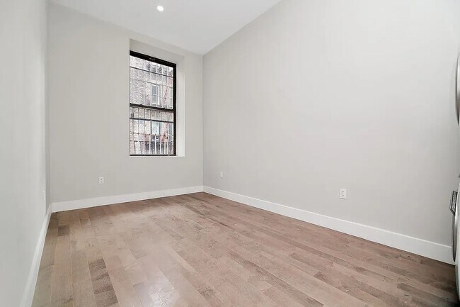Building Photo - 20 Saint Marks Place