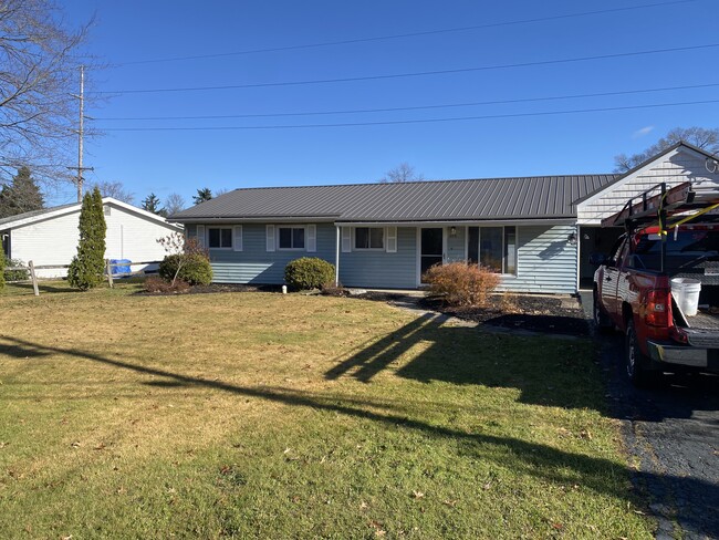 205 Sherwood Drive - 205 Sherwood Dr