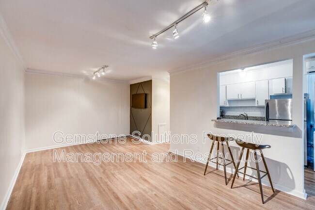 Building Photo - 201 Acklen Park Dr