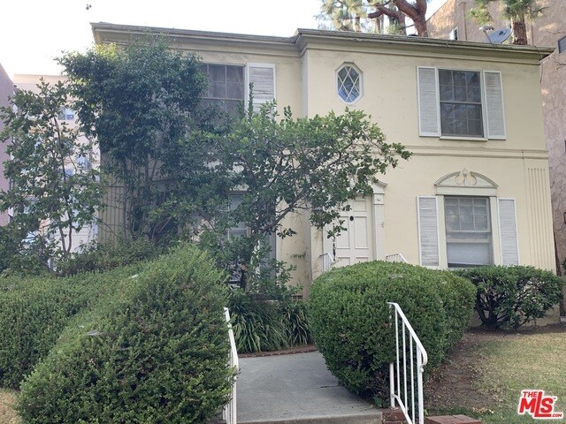 Primary Photo - 325 N Palm Dr