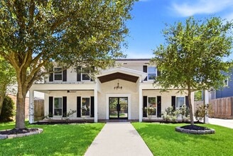 Building Photo - 4810 Bayou Vista Dr