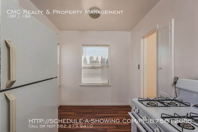 Building Photo - Remodeled, hardwood floor 1 bed/bath
