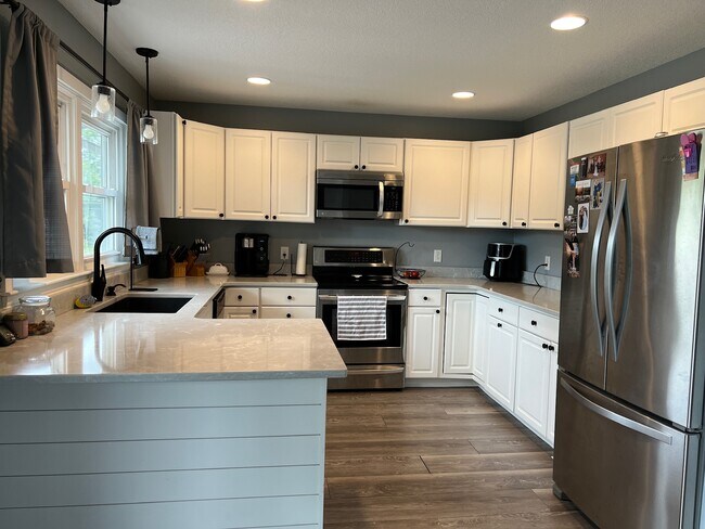 Building Photo - 1102 NW 4th St