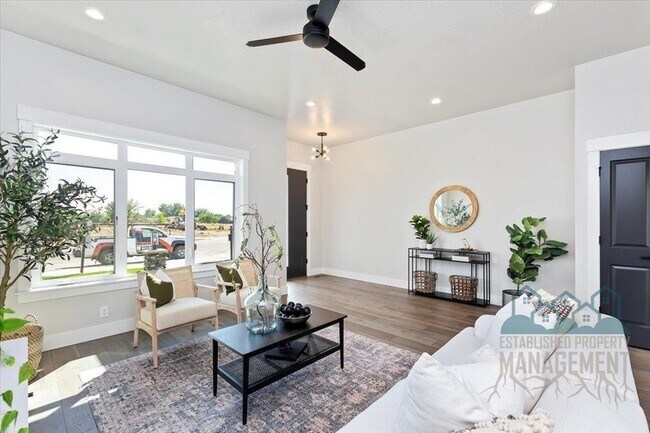 Foto del edificio - 1740 E State Ave