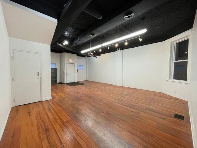 Foto del edificio - 3112 N California Ave