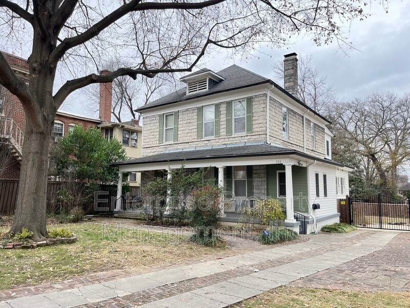 Primary Photo - 528 S McLean Blvd