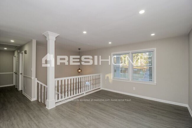 Building Photo - 4212 Seminole Circle