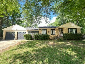 Building Photo - 316 Elmwood Cir