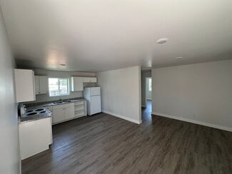 Building Photo - 218 Doolittle Dr