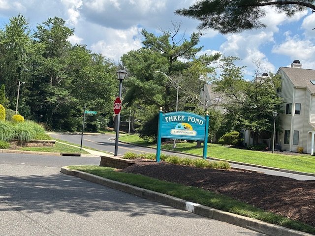 Foto del edificio - 1151 Golden Pond Ct