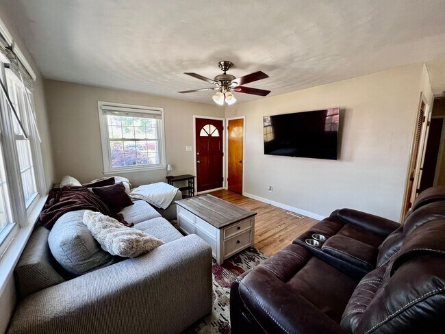Foto del edificio - Charming 3 bedroom located in the heart of Chesapeake