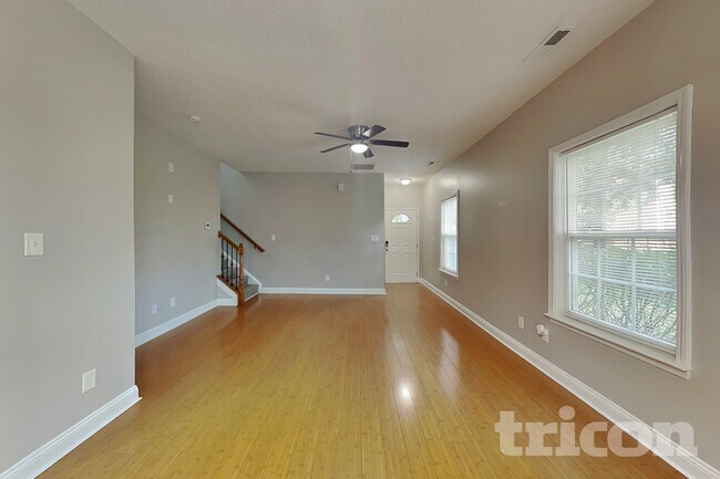 Foto del edificio - 13706 Traherne Ct