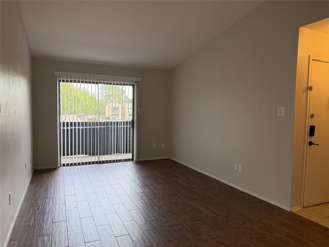Building Photo - 3300 Pebblebrook Dr