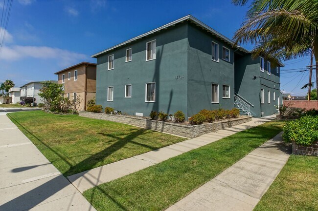 Foto del edificio - 16730-16730 Crenshaw Blvd