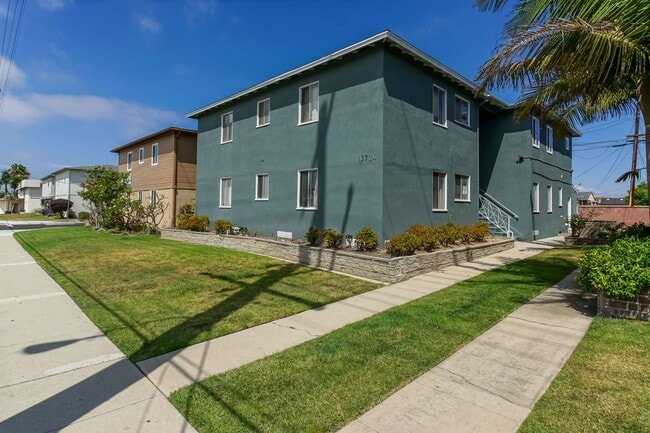 Building Photo - 16730-16730 Crenshaw Blvd