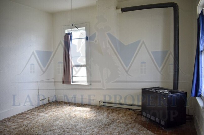 Foto del edificio - 208 E Sheridan St