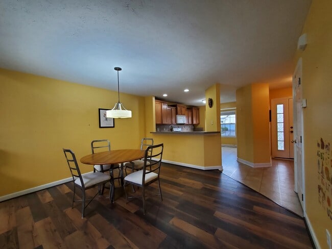 Foto del edificio - 8937 Merryvale Dr