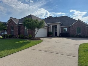 Building Photo - 530 Antietam Dr