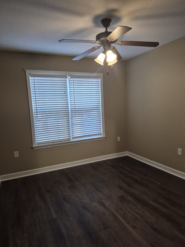 Foto del edificio - 4028 Glen Laurel Dr N