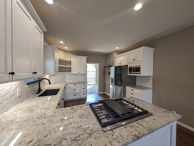 Building Photo - 9914 S 99th E Ave