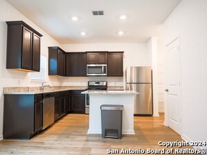 Foto del edificio - 10841 Emerick St