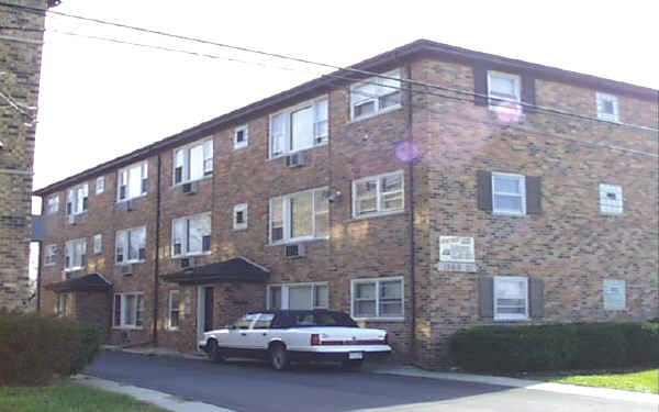 Building Photo - 1369-1371 River Dr
