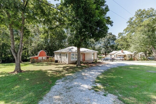 Building Photo - 269 Park Dr