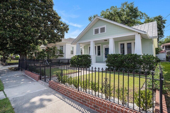 Photo - 292 Congress St House