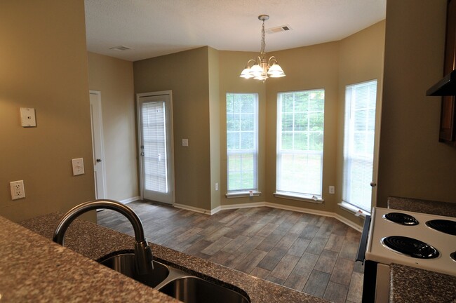 Building Photo - 164 Pine Meadows Cir