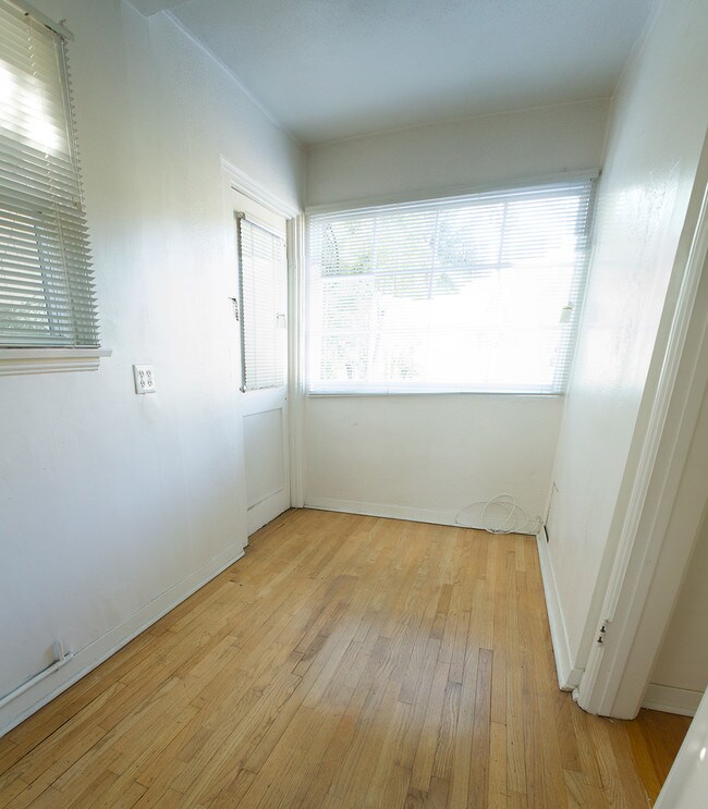 Bonus area - 3305 Lowry Rd
