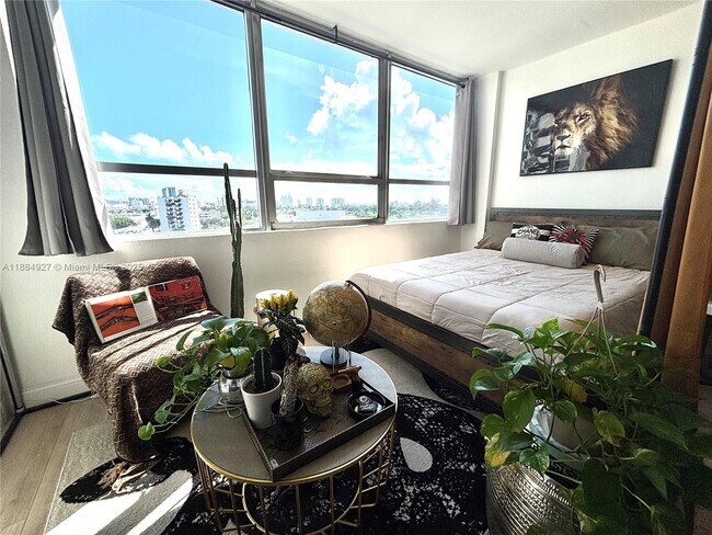 Foto del edificio - 1500 Bay Rd