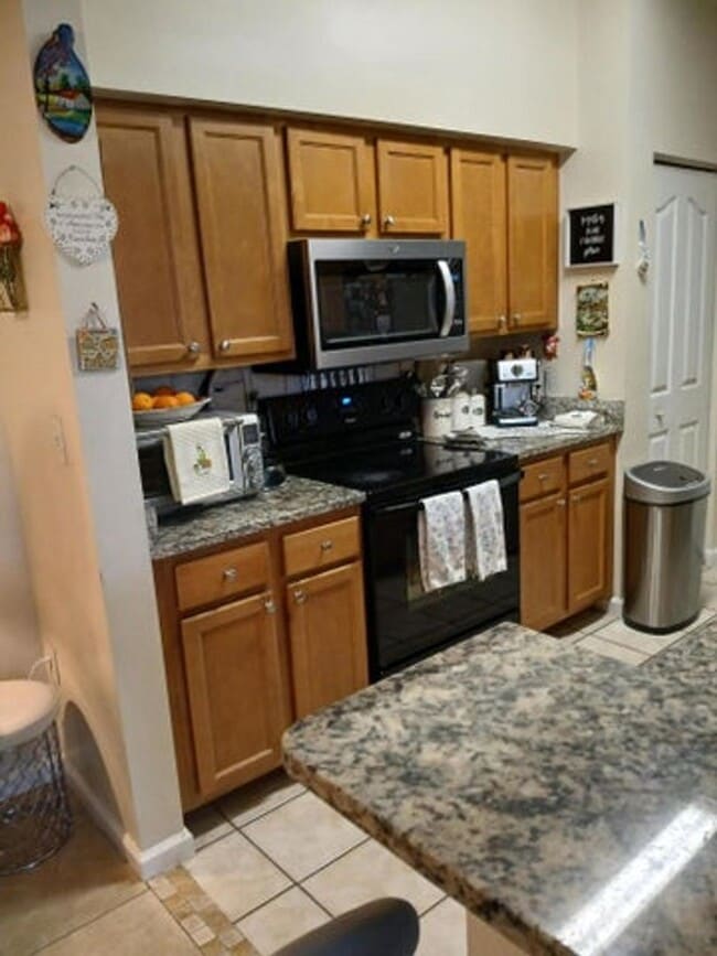 Building Photo - 9833 Baywinds Blvd