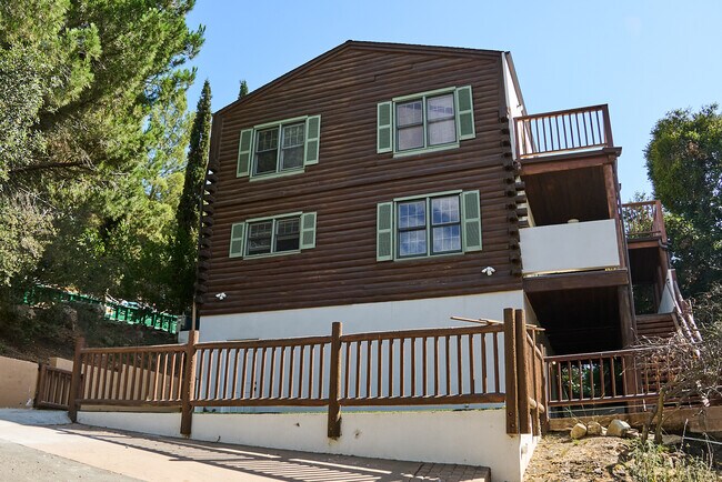 Foto del edificio - 373 Loftyhill Dr